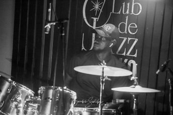 Le groupe de Blues Touareg de DOUDOU TAMASNA était en prestation, ce vendredi 4 novembre 2022 au Club de Jazz de Bamako, après un long moment d'absence de la scène culturelle Bamakoise. --- Crédit photo © Boub's SiDiBÉ, PhotoJournaliste. +d’info sur www.boubs.xyz IMPORTANT: Veuillez ne pas utiliser productions photographiques de Boub's Sidibé, sans sa permission explicite.
